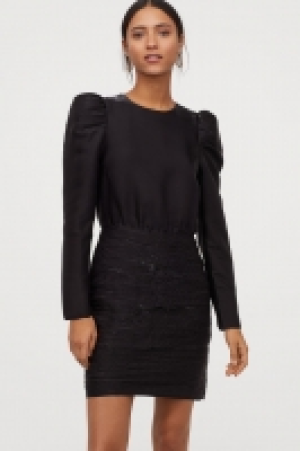  Puff-sleeved dress £35.00