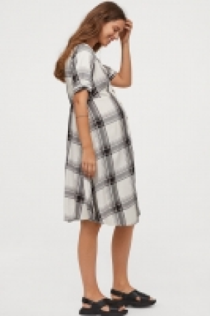  MAMA V-neck dress £15.00