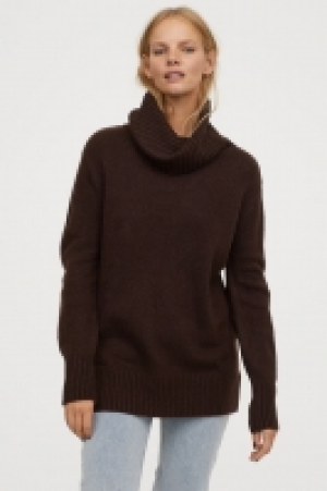  Knitted polo-neck jumper £8.00