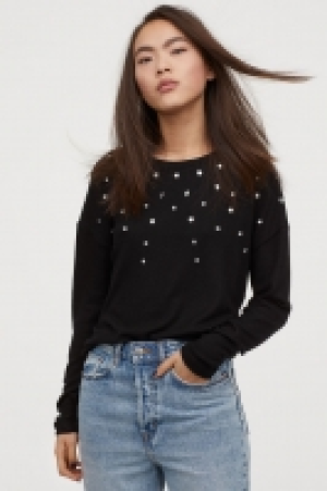  Fine-knit beaded jumper £12.00