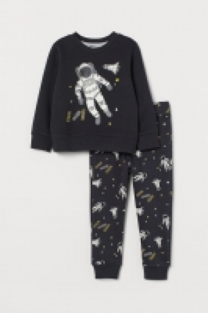  Top and joggers £9.00