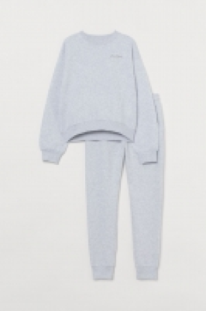  Sweatshirt and joggers £11.00