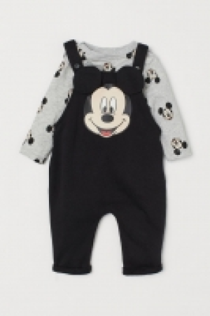  Top and dungarees £8.00