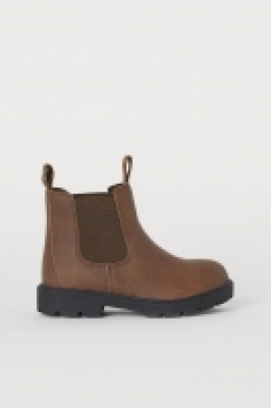 Warm-lined Chelsea boots £10.00