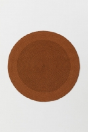  Round jute rug £10.00
