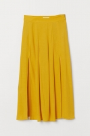  Pleated skirt £15.00