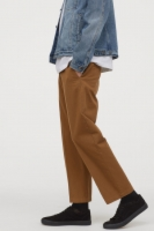  Ankle-length cotton chinos £7.00