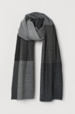  Checked scarf £7.00