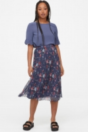  Pleated skirt £8.00