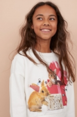  Printed sweatshirt £4.00