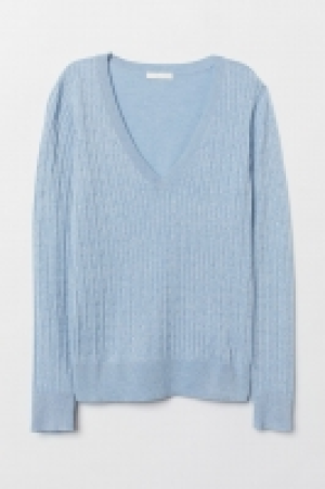  Cable-knit jumper £8.00