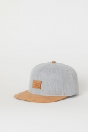 Cap with an appliqué £5.00