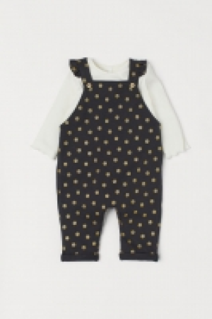 Dungarees and top £6.00