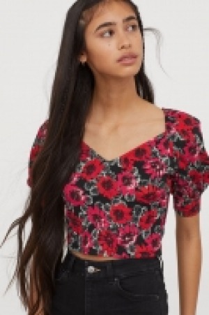 Puff-sleeved top £3.00