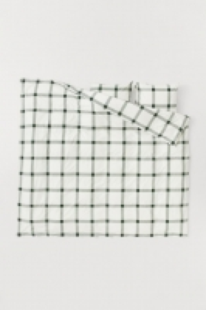  Patterned duvet cover set £24.00