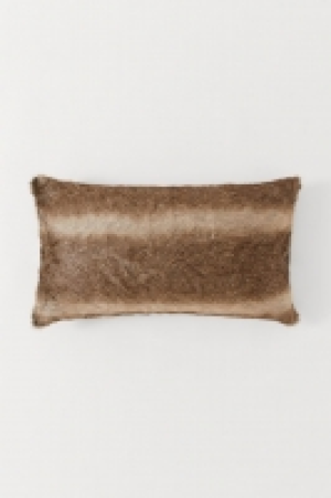 HM   Faux fur cushion cover