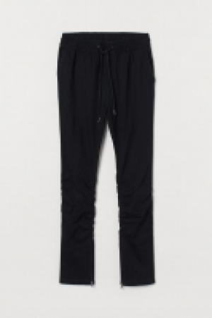 HM   Joggers with zips