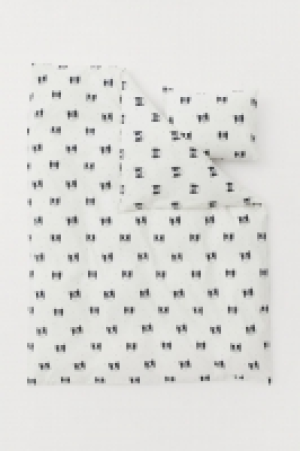  Patterned duvet cover set £13.00