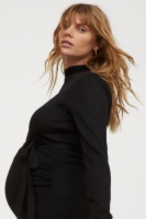  MAMA Fine-knit jumper £13.00
