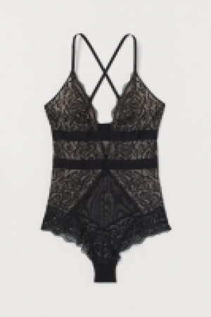 HM   Lace body