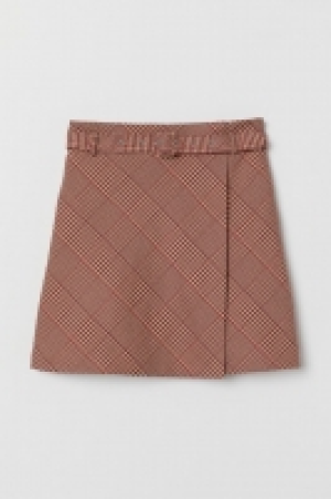  Skirt with a belt £15.00