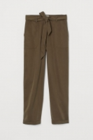 HM   Lyocell-blend utility trousers