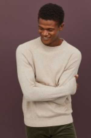  Cotton raglan-sleeved jumper £12.00