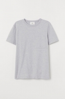 HM   T-shirt with a chest pocket