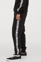 HM   Joggers with side panels