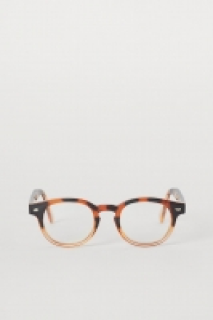  Clear-lens glasses £4.00