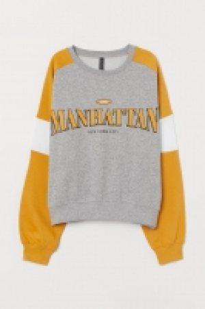  Sweatshirt with a motif £5.00