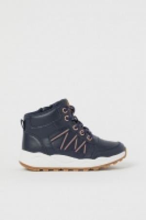 Hi-tops £8.00