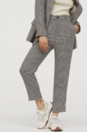  Ankle-length trousers £10.00