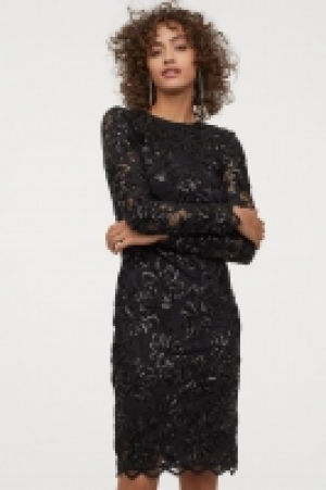 HM   Fitted sequined dress