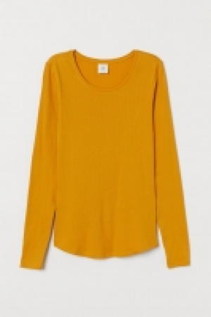  Long-sleeved jersey top £8.00