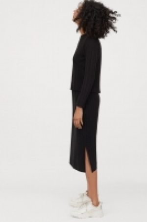  Ribbed skirt £10.00