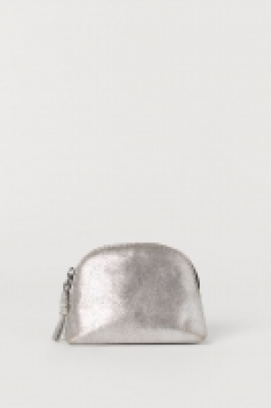  Make-up bag £8.00