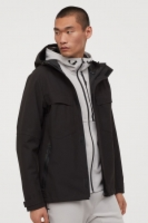 HM   Water-repellent outdoor jacket