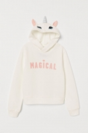 HM   Hooded top with appliqués