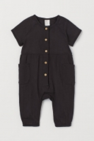 HM   Crinkled romper suit