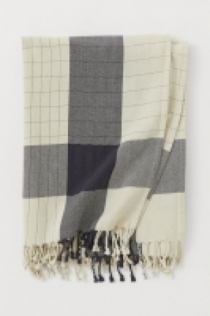 HM   Fringed cotton tablecloth