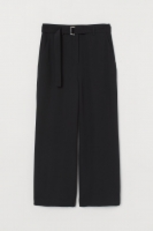 HM   Calf-length trousers