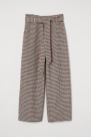 HM   Wide trousers with a tie belt