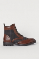 HM   Brogue-patterned boots