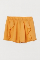 HM   Frill-trimmed shorts