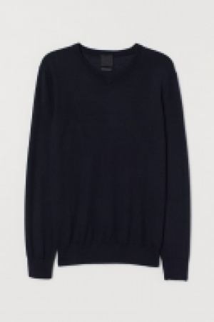 HM   V-neck wool-blend jumper