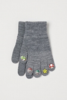 HM   Gloves with a motif