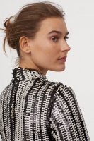 HM   Sequined top