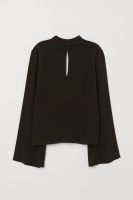 HM   Trumpet-sleeved blouse