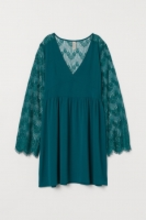 Short lace dress £15.00